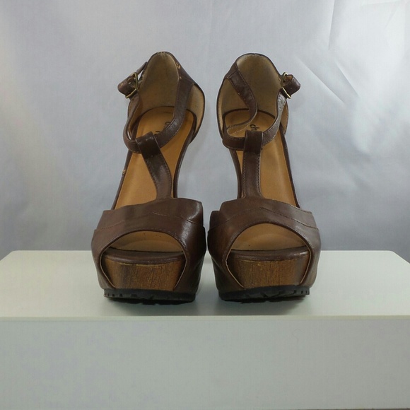 *SOLD* Brown Platform Heels with Ankle - Picture 2 of 6